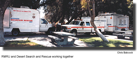 RMRU and Desert Search and Rescue working together. (photo by Chris Babcock)